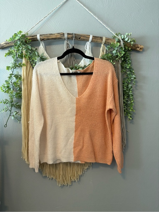 Peach Love California Sweaters - ⭐️ 4 for $40 ⭐️ Peach Love California Cream & Peach V-Neck Colorblock Sweater
